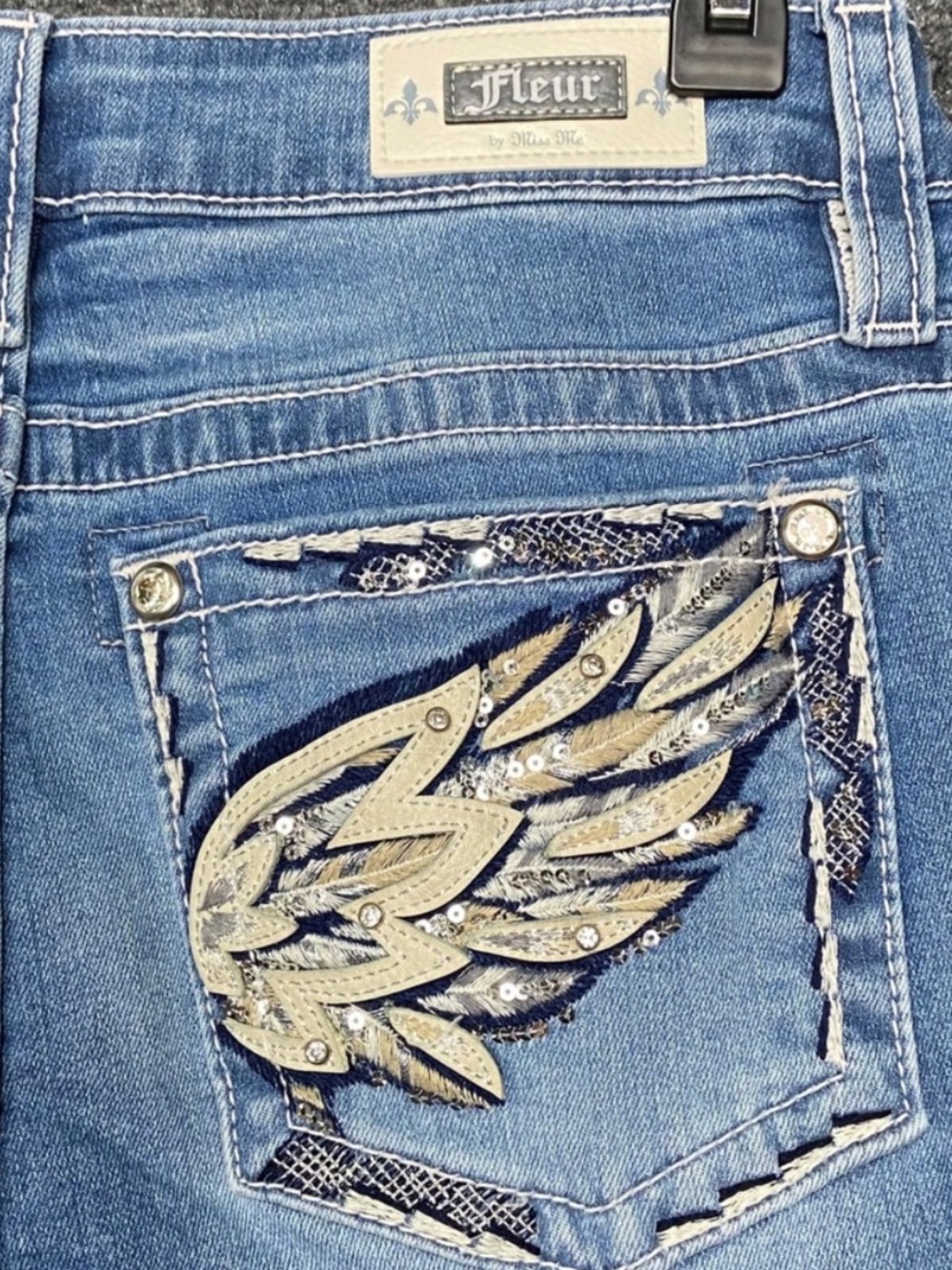 NWT Fleur by Miss Me "Wings Sequin" denim shorts Size 31/12